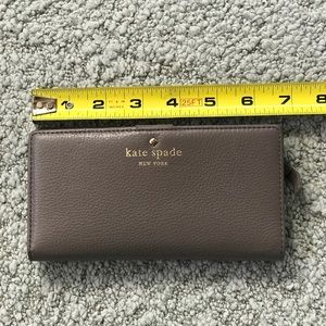 Kate Spade Cobble Hill wallet - frenchgrey